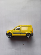 Petite Voiture Renault Kangoo La Poste 1/57 Majorette - Otros & Sin Clasificación