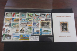LOT COMORES POSTE AERIENNE ENTRE 1964 ET 1975 + BF N°1 NEUF** TTB COTE 284,50 EUROS VOIR SCANS - Unused Stamps