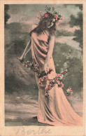 FANTAISIES - Femme - Fleurs - Carte Postale Ancienne - Femmes