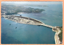 Ppgf/ CPM Grand Format - ILLE ET VILAINE - VUE AÉRIENNE DU BARRAGE DE LA RANCE EN CONSTRUCTION  - USINE MARÉMOTRICE - Autres & Non Classés