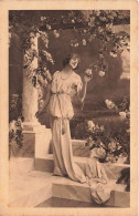 FANTAISIES - Femme - Fleurs - Carte Postale Ancienne - Women