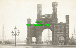 R616909 D5 Royal Victoria Arch C. 1890. N. B. Traction Group. Dundee - World