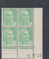 France N° 809 XX  Marianne Gandon 5 F. Vert Clair En Bloc De 4 Coin Daté Du 8 . 12 . 49, 1 Point Blanc Sans Cha., TB - 1940-1949