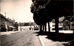 N°4126 W -cpsm Bligny Sur Ouche -place De L'hôtel De Ville- - Autres & Non Classés