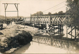 Themes Div-ref WW286 -carte Photo Non Située - Ponts - Pont - Regiment Du Genie -petit Plan Char D Assaut -tanks -tank - To Identify