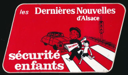 AUTOCOLLANT, STICKERS : LES DERNIERES NOUVELLES D'ALSACE, Sécurité Enfants, Journaux, Media - Stickers