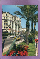 06 NICE En Flânant Sur La Promenade Des Anglais  Automobiles Peugeot 104 403 Renault 10 Dauphine Citroën DS - Cafés, Hôtels, Restaurants