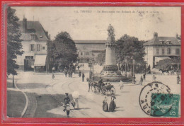 Carte Postale 10. Troyes  La Gare Et Le Monument Des Enfants De L'Aube  Très Beau Plan - Troyes