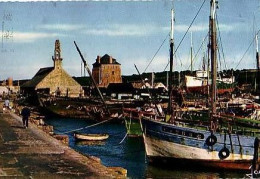 Camaret   G117   CPSM 10X15          La Chapelle Notre Dame De Rocamadour. Le Château De Vauban Sur Le Sillon - Camaret-sur-Mer