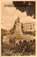 VISEU  .cpa Sépia  - Monumento Ao Bispo Alves Martins. ( Evêque A. Martins ). (scans Recto-verso) - Viseu