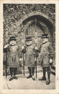 CPA Tower Of London-Yeoman Warders In State Dress-Timbre    L2961 - Tower Of London
