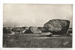 Locmariaquer (56) : Vue Générale Sur Le Quartier De L'église Prise Du Menhir Brisé En 1963 PF. - Locmariaquer