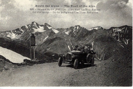 Route Des Alpes - Sommet Du Col D'Allos - Au Fond Les Trois Evechés - CPR Cartes D'Autrefois - Voitures De Tourisme