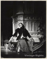 Young Ingrid Bergman On Stage (Vintage Press Photo 1950s) - Célébrités
