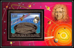 85851/ N°219 A Halley's Comet Comète Espace (space) Guinée Guinea OR Gold Stamps ** MNH - República De Guinea (1958-...)