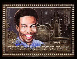 85820a/ N°1033 A Espace (space) Shuttle BLUFORD Guinée Guinea OR Gold Stamps ** MNH  - Afrika