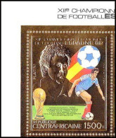 85923a/ N° 933 A Football Soccer Coupe Monde ESPANA 1982 Centrafrique Centrafricaine OR Gold ** MNH  - 1982 – Espagne