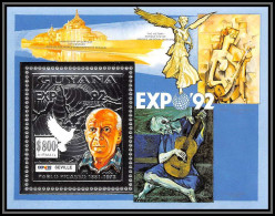 86149/ Guyana Mi N°233 A Pablo PICASSO Expo Seville 92 ARGENT SILVER Tableau (Painting) DOVE COLOMBE ** MNH - Guyana (1966-...)