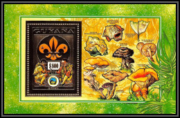 86144/ Guyana Mi N°236 A Ba Scouts Gold Or ** MNH Champignons Mushrooms Funghi 800$ - Unused Stamps