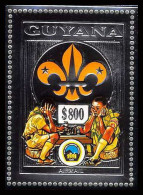 86140y/ Guyana Mi Bloc N°237 A A Scouts Argent Silver Papillons Butterflies ** MNH - Guiana (1966-...)