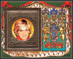 86342 Bloc Mi N°237 A 41 ème Anniversary Lady DI Diana William British Royal Family 1982 Guinée-Bissau Guinea OR Gold  - Familles Royales