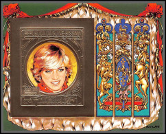 86341 Bloc Mi N°237 B Lady DI Diana William British Royal Family 1982 Guinée-Bissau Guinea OR Gold Non Dentelé Imperf - Royalties, Royals