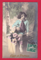 AE475 -FANTAISIES ENFANTS GARCONNET ET BOUQUET DE ROSES GAGE DE TENDRESSE  - - Portraits