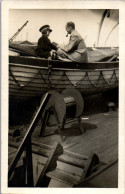 CP Carte Photo D'époque Photographie Vintage Calais Bateau Sauvetage Barque - Couples