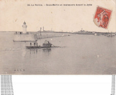 CPA  (17) LA ROCHELLE.  La Pallice, Sous-marin En Manoeuvre Devant La Jetée. ...T549 - Sottomarini