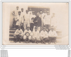 Carte-Photo- Réf-JP-P279  (  La Grande Guerre De 1914-1918 )  Groupe De Soldats    "" Posent Pour La Photo " - Weltkrieg 1914-18