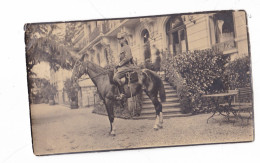 GUERRE  14    SUPERBE PHOTO D' UN MILITAIRE A  CHEVAL  MAI  1916,,,TBE - Guerre, Militaire