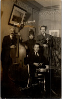 CP Carte Photo D'époque Photographie Vintage Groupe Musique Musicien Fête - Coppie