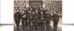 PHOTO  ,,, MILITAIRES   AU GARDE A VUE UN PEU RELACHES,,,, TBE - Krieg, Militär