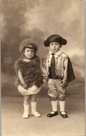 CP Carte Photo D'époque Photographie Vintage Enfant Torero Corrida  Déguisement - Andere & Zonder Classificatie