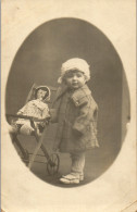 CP Carte Photo D'époque Photographie Vintage Enfant Poupée Chiffon  - Autres & Non Classés