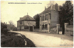 60 - B25537CPA - BRETEUIL- EMBRANCHEMENT - Route De Breteuil Et Poste - Hotel NOEL - Parfait état - OISE - Breteuil