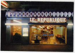 57  METZ  DRUGSTORE LE REPUBLIQUE  CENTRE VILLE  -  CPM 1950 / 60 - Metz