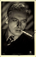 CPA Schauspieler Johannes Riemann, Portrait, Zigarette, Autogramm - Autres & Non Classés