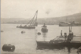 Photographie Photo Vintage Snapshot Anonyme Bateau Port à Situer  - Lieux