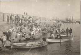 Photographie Photo Vintage Snapshot Anonyme Bateau Port à Situer  - Bateaux