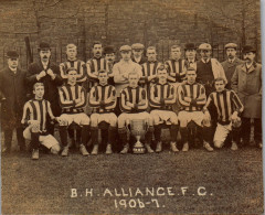 Photographie Photo Vintage Snapshot Anonyme équipe Football B.H. Alliance F.C. - Sports