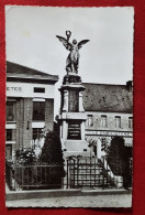 CPSM Petit Format - Saint Michel -(Aisne) - Le Monument Aux Morts - Sonstige & Ohne Zuordnung