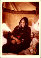 Photographie Photo Vintage Snapshot Anonyme Afrique Touareg Désert Tente Femme - Africa