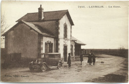 C. P. A. : 29 : LANNILIS : La Gare, Façade Sud, Au Verso Noms Des Personnes Figurant Sur Le Cliché, Dont Le Chef De Gare - Sonstige & Ohne Zuordnung