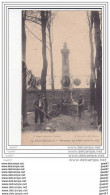 Cpa  Réf-JP-R-822 (  Dép-80 à VILLERS-BRETONNEUX ) Trois Hommes Sont A L'Entretien Du Monument Des SOLDATS Morts En 1870 - Villers Bretonneux