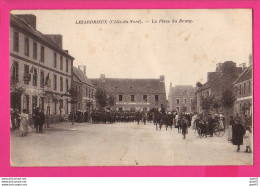 CPA (Réf: Z 4176) Environs De Paimpol  LEZARDRIEUX (22 CÔTES D’ARMOR) La Place Du Bourg (animée, Cavaliers) - Paimpol