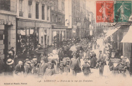 L56 LORIENT  Entrée De La Rue Des Fontaines     TB PLAN 1918   Trés Animé Avec Magasins       RARE - Lorient