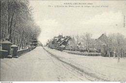 Néris-les-Bains (03) - L'Entrée De Néris Sous La Neige, Un Jour D'Hiver - Neris Les Bains