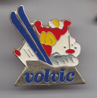 Pin's Volvic Ski Skieur Réf   3655 - Winter Sports