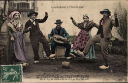 Chanson CPA Auvergne, Tanzende Menschen, Musikinstrument, Volkstracht - Costumes